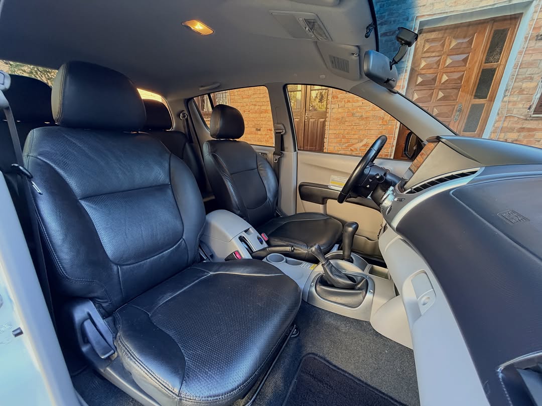 MITSUBISHI L200 HPE - Imagem 14