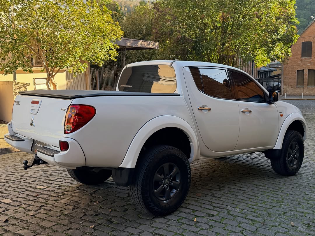 MITSUBISHI L200 HPE - Imagem 5
