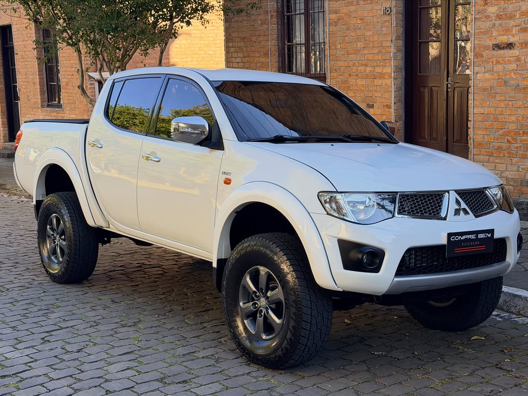 MITSUBISHI L200 HPE - Imagem 6