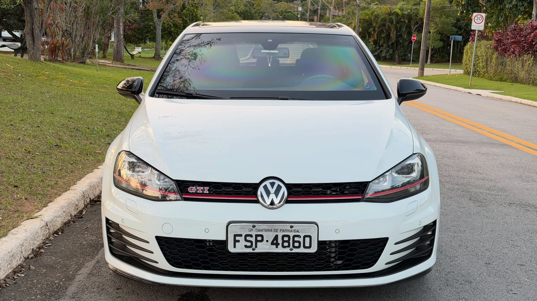 VOLKSWAGEN GOLF GTI - Imagem 2