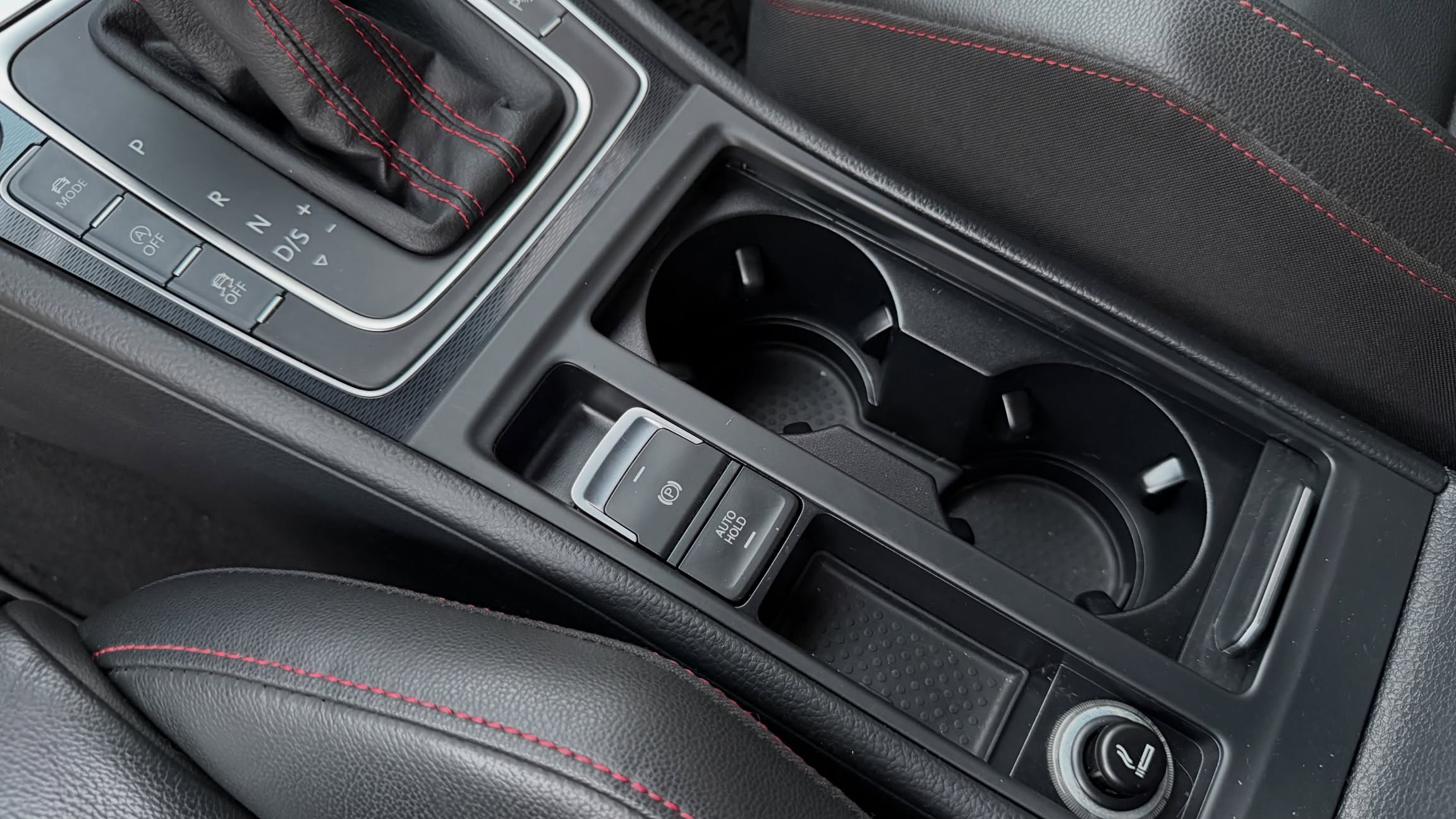 VOLKSWAGEN GOLF GTI - Imagem 11