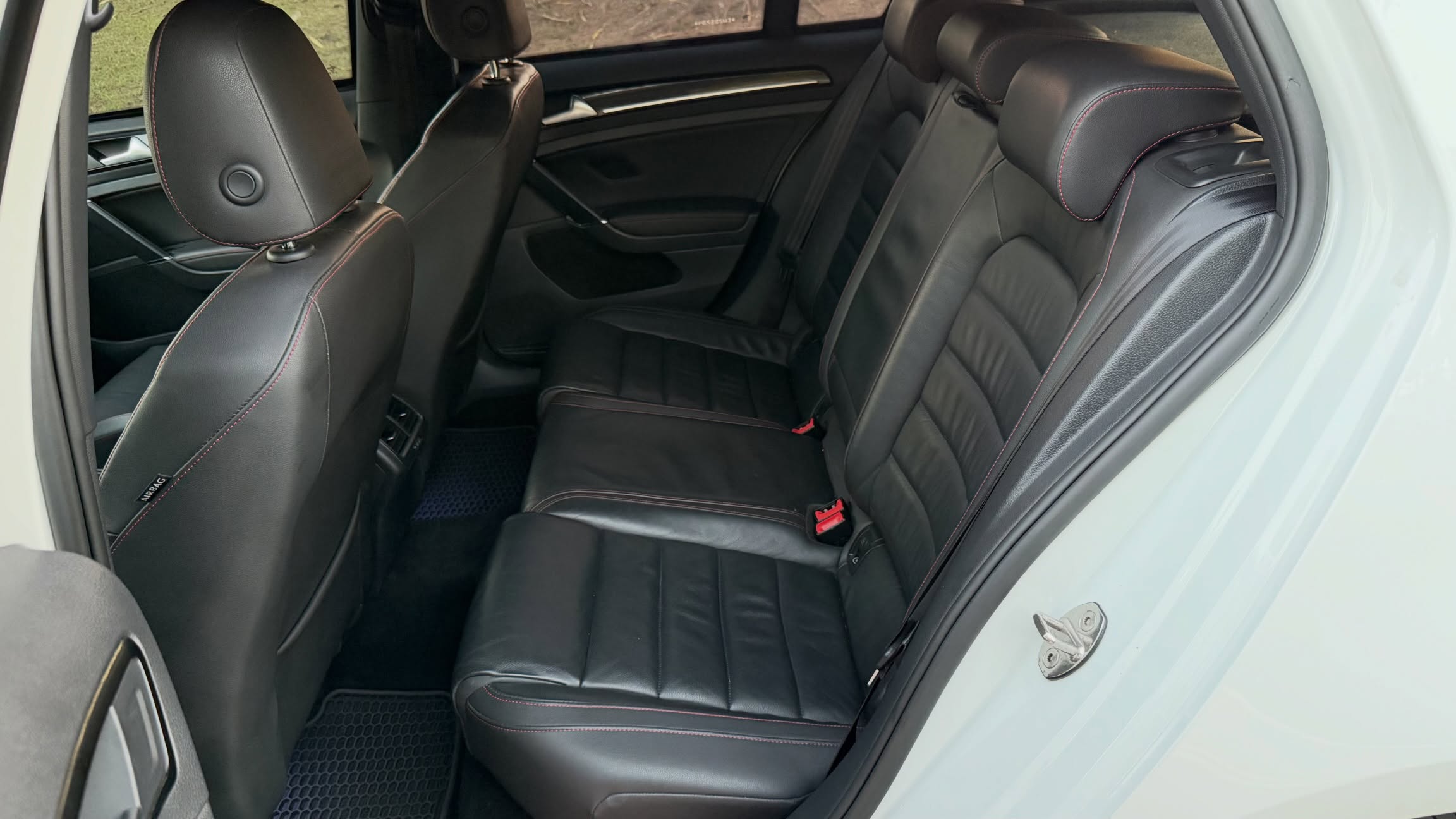 VOLKSWAGEN GOLF GTI - Imagem 16