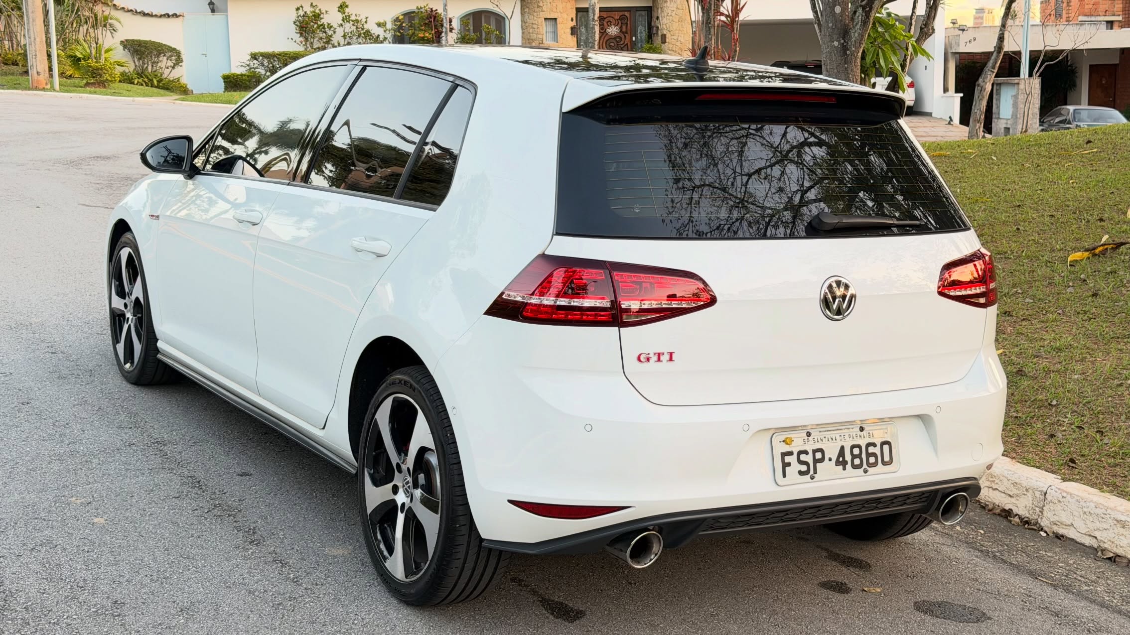 VOLKSWAGEN GOLF GTI - Imagem 5