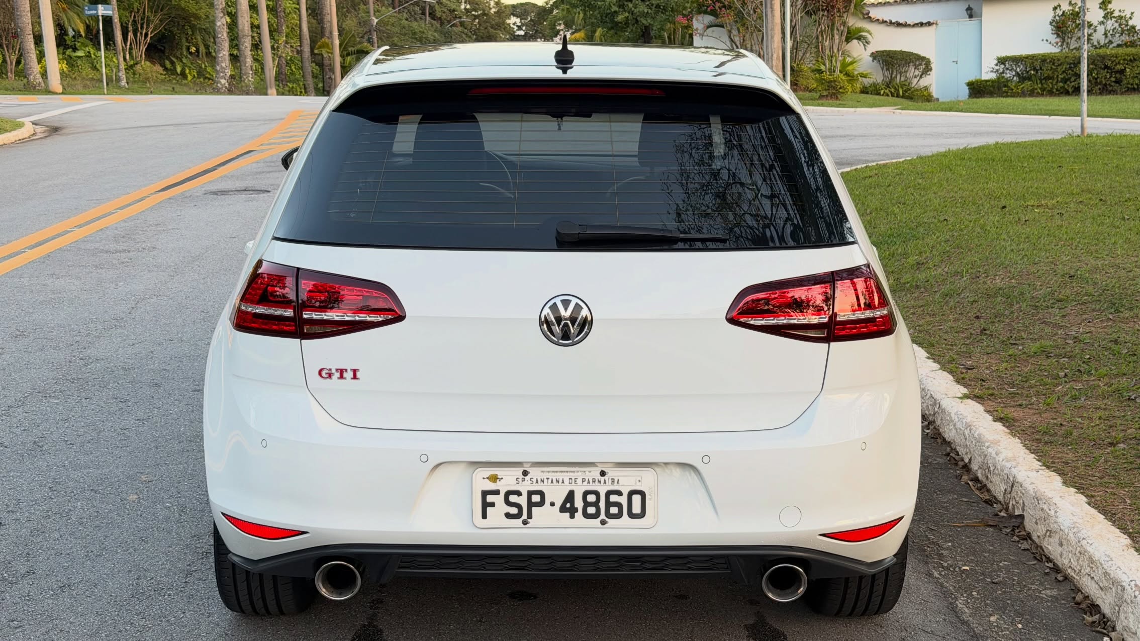VOLKSWAGEN GOLF GTI - Imagem 6