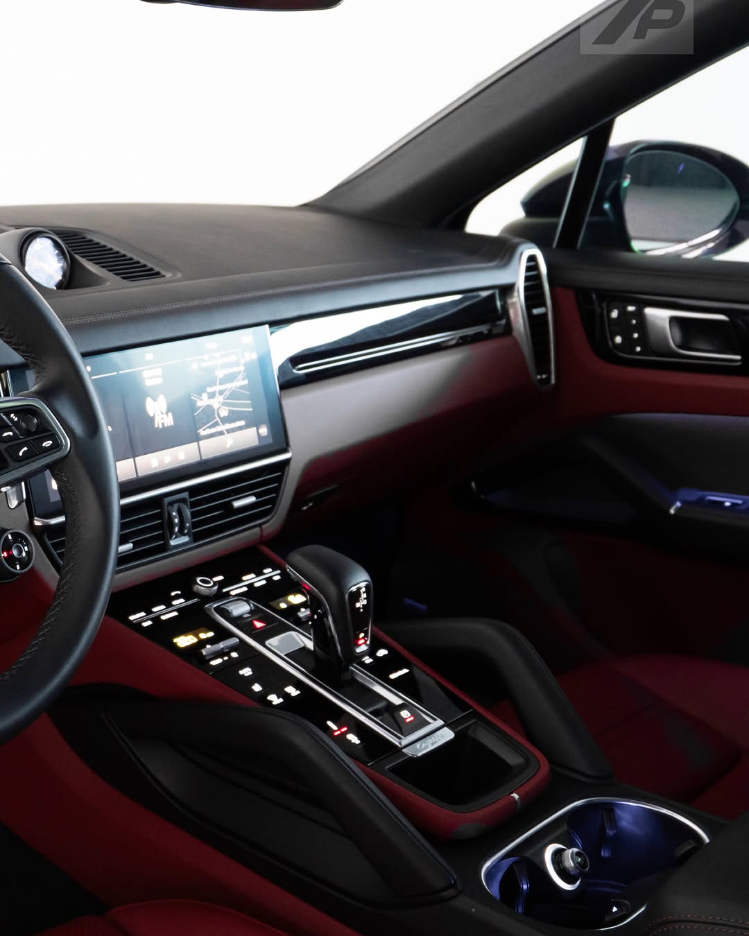 PORSCHE CAYENNE COUPE E-HYBRID PLATINUM EDITION - Imagem 4
