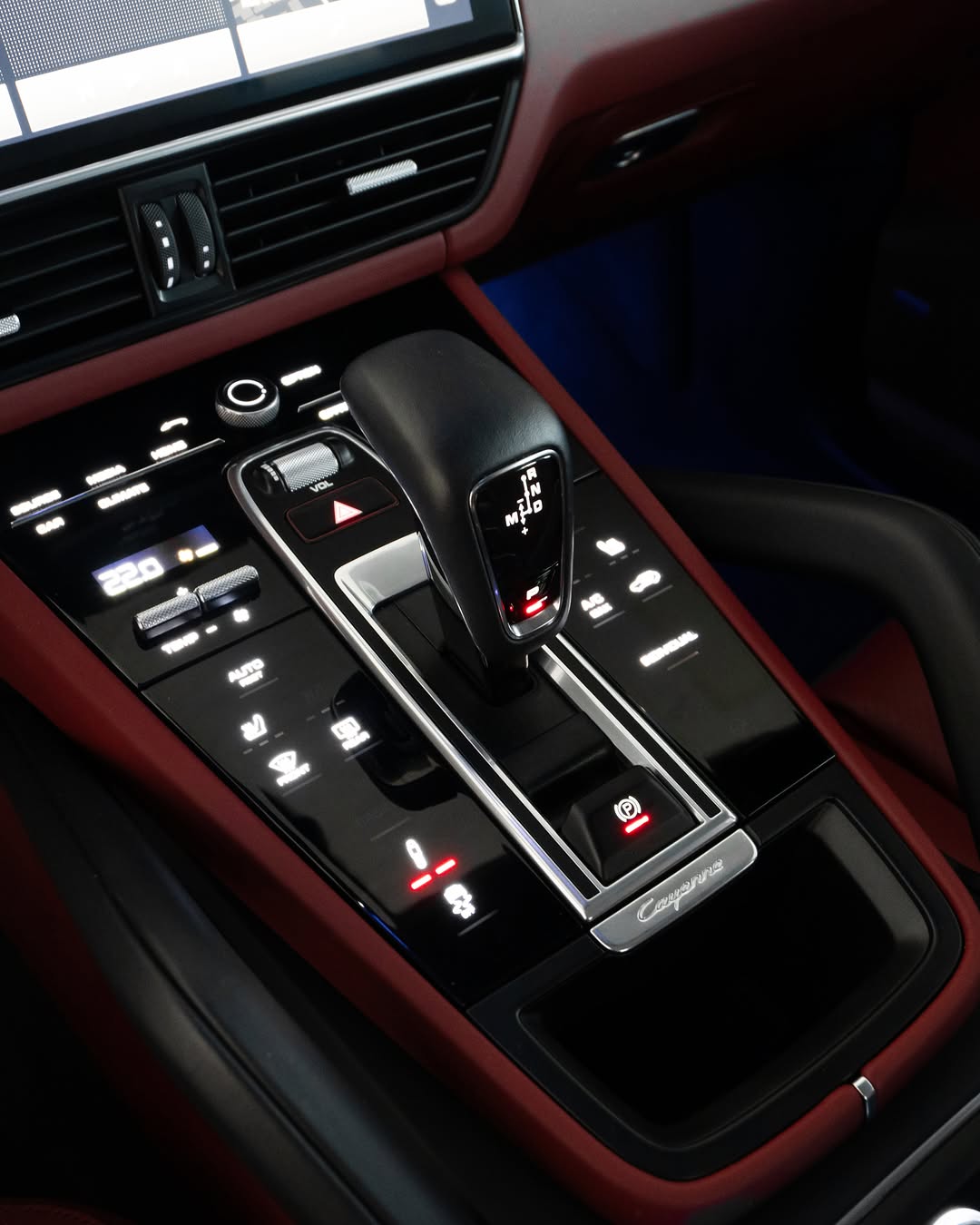 PORSCHE CAYENNE COUPE E-HYBRID PLATINUM EDITION - Imagem 7