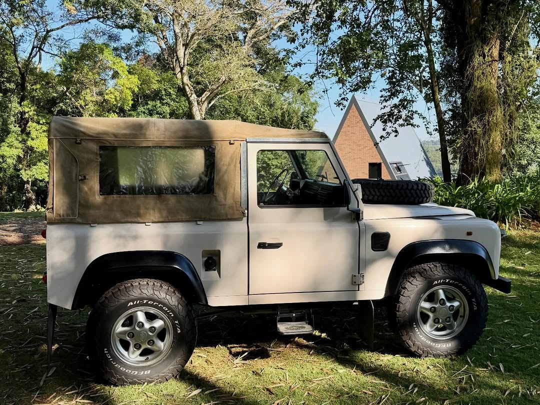 LAND ROVER DEFENDER 90 SOFT TOP - Imagem 6