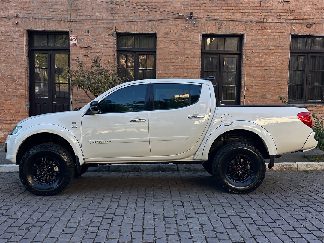 MITSUBISHI L200 TRITON HPE - Imagem 10