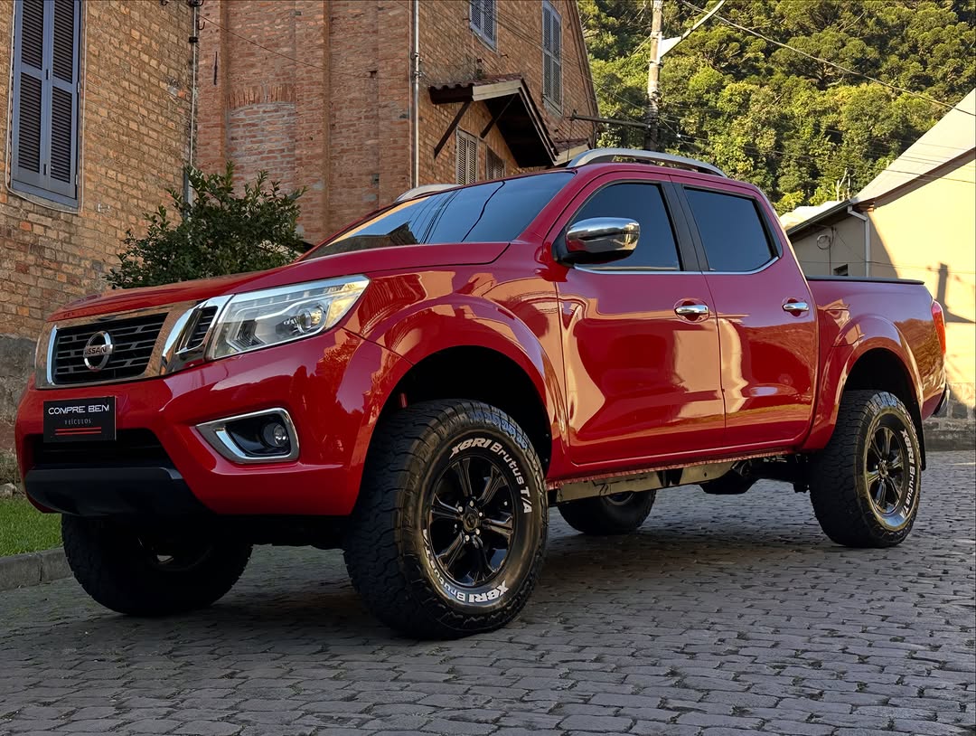 NISSAN FRONTIER LE - Imagem 2