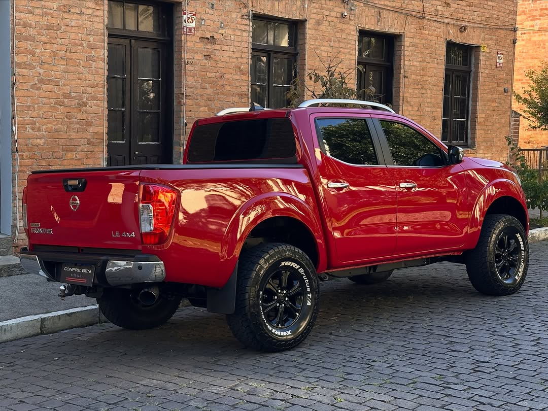 NISSAN FRONTIER LE - Imagem 18