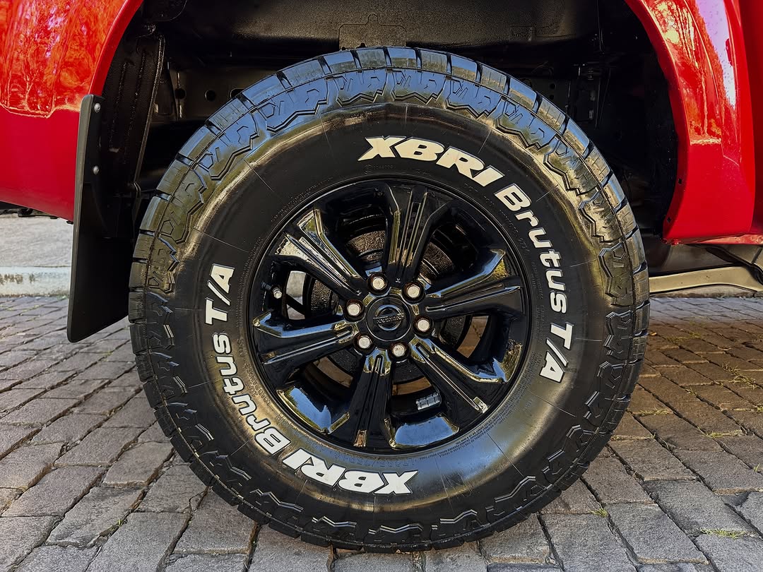 NISSAN FRONTIER LE - Imagem 20