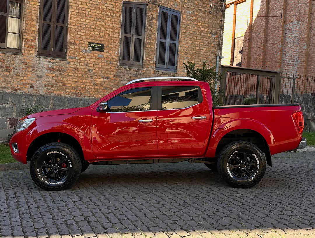 NISSAN FRONTIER LE - Imagem 3