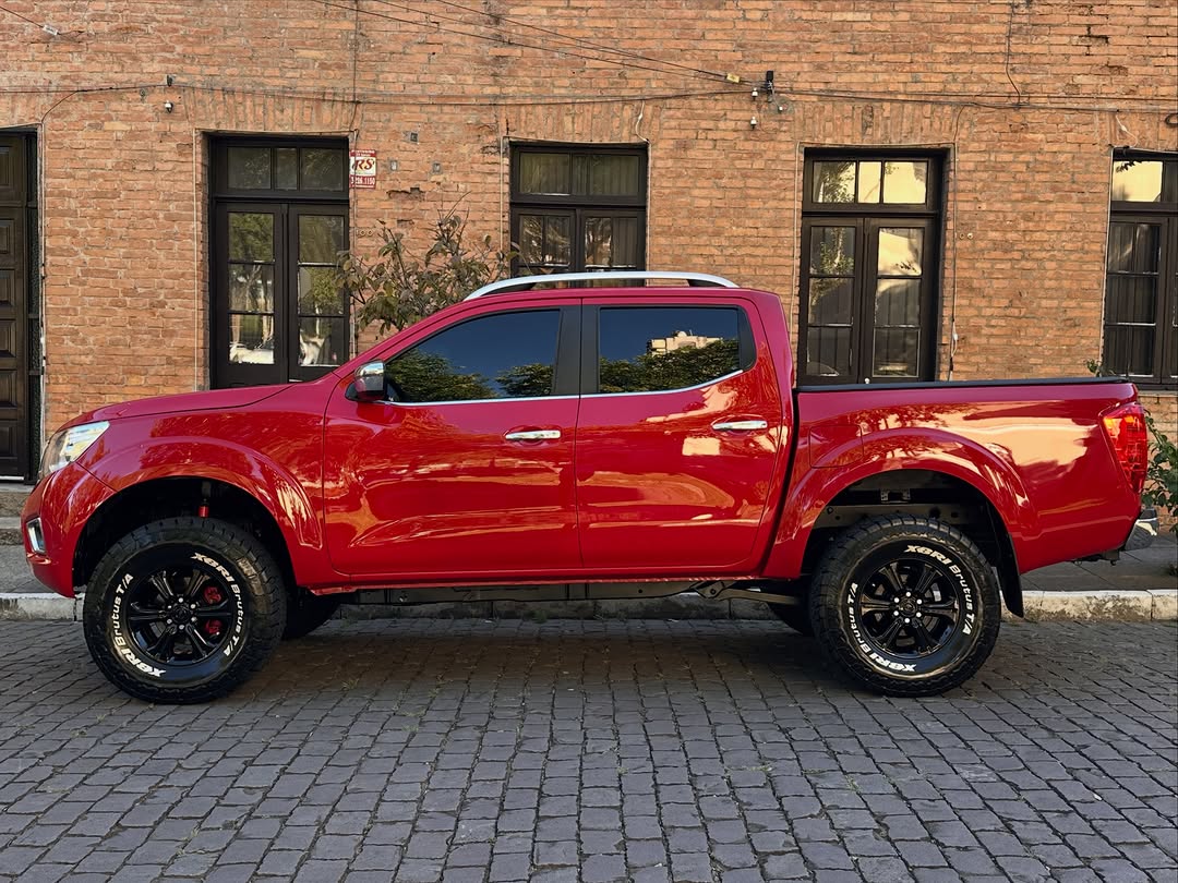 NISSAN FRONTIER LE - Imagem 8