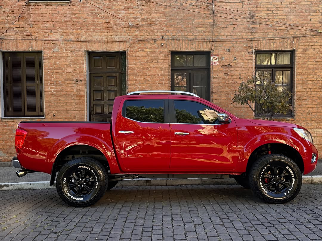 NISSAN FRONTIER LE - Imagem 9