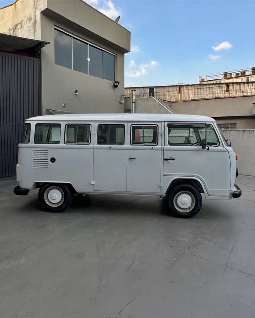 VOLKSWAGEN KOMBI PACOTE LUXO - Imagem 2