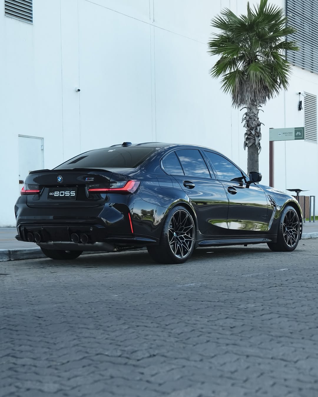 BMW M3 COMPETITION - Imagem 3