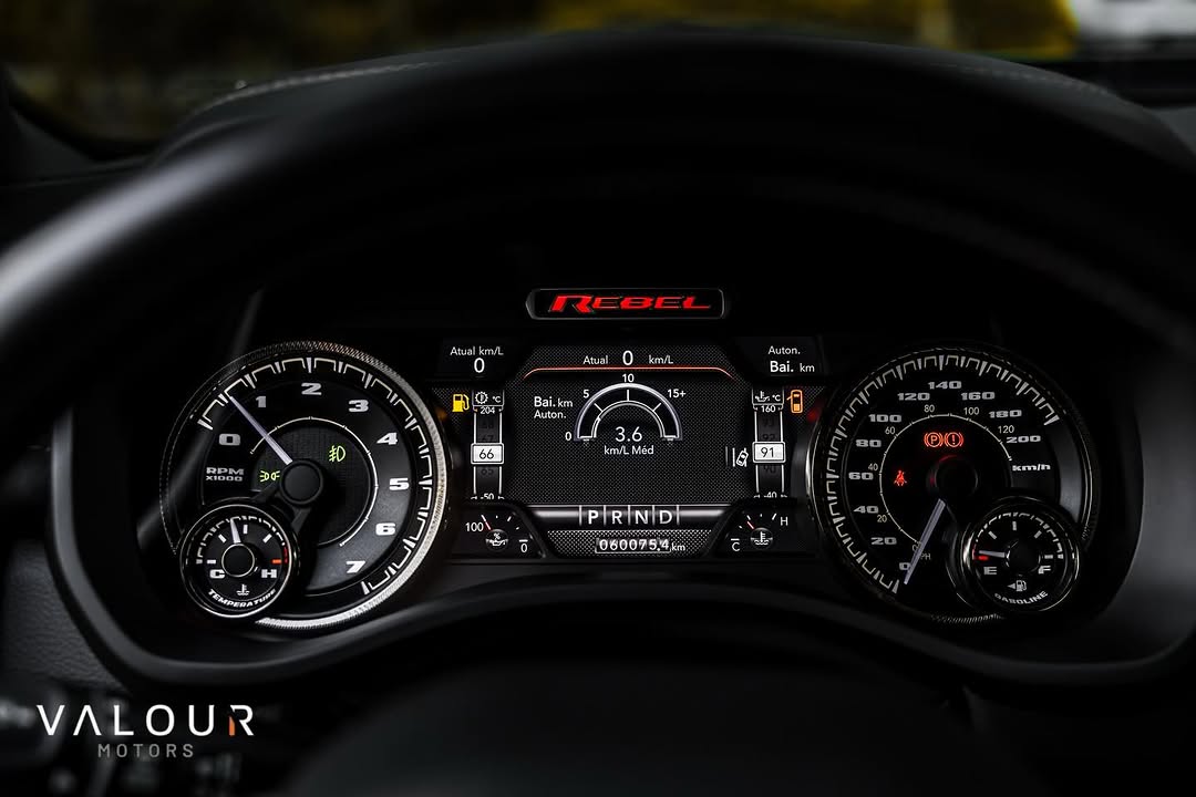 RAM 1500 REBEL - Imagem 13