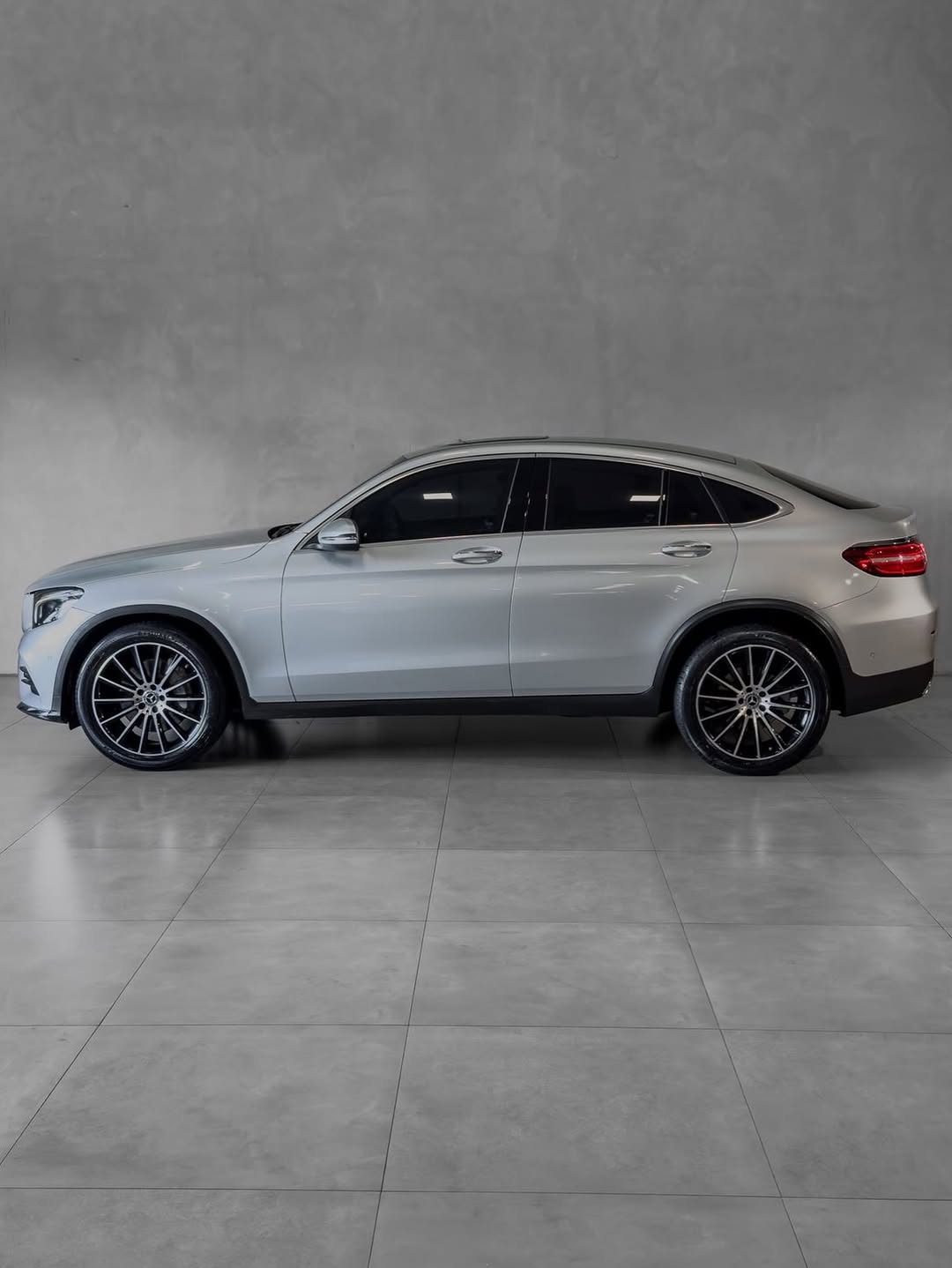 MERCEDES-BENZ GLC 250 4MATIC COUPÉ - Imagem 9