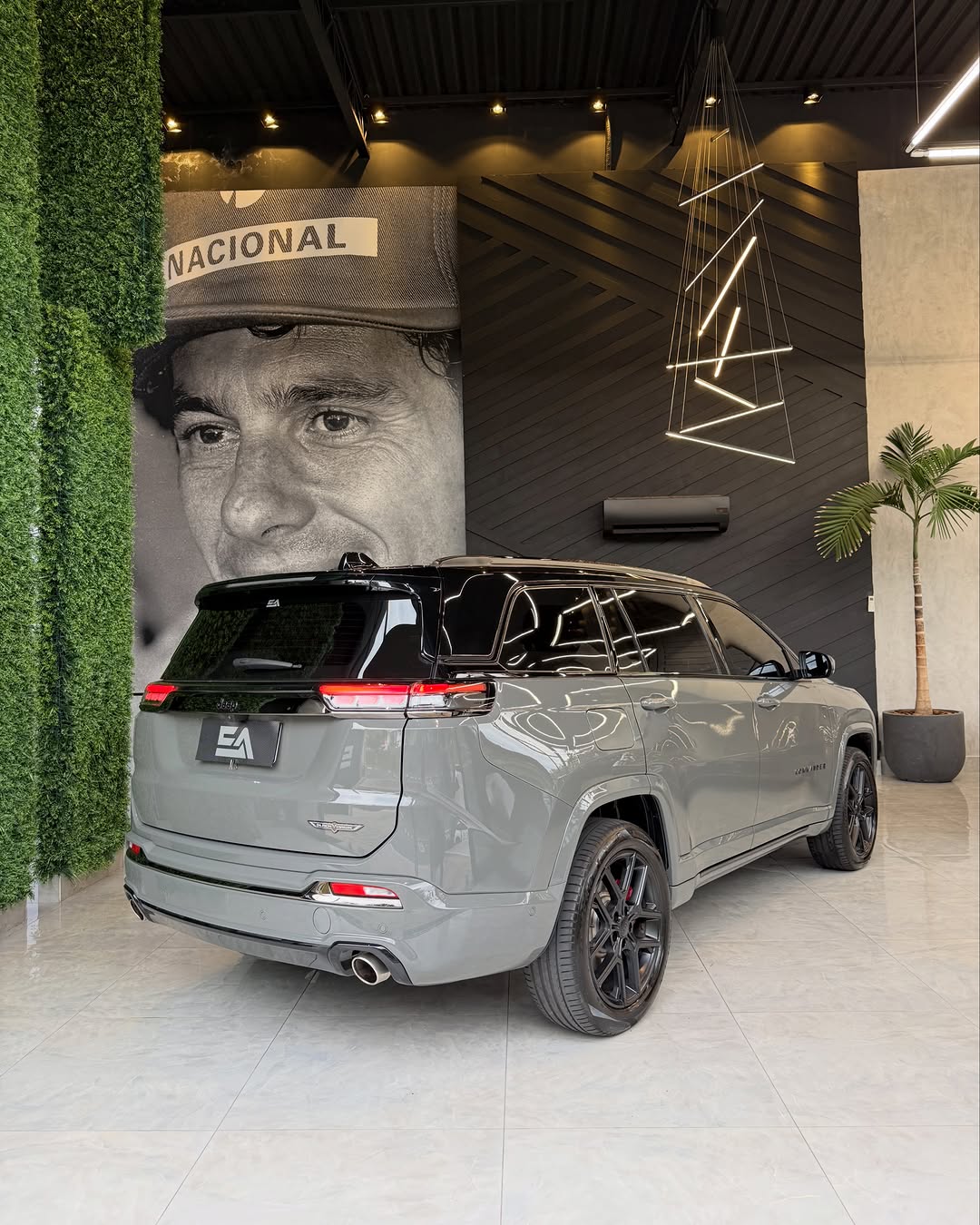 JEEP COMMANDER BLACKHAWK AT9 - Imagem 18