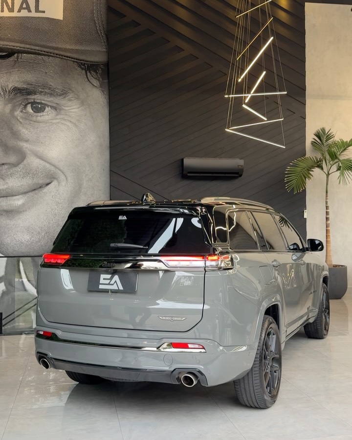 JEEP COMMANDER BLACKHAWK AT9 - Imagem 19