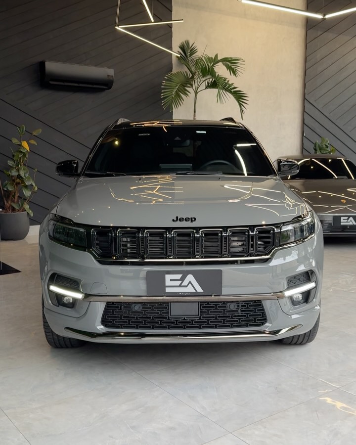 JEEP COMMANDER BLACKHAWK AT9 - Imagem 5