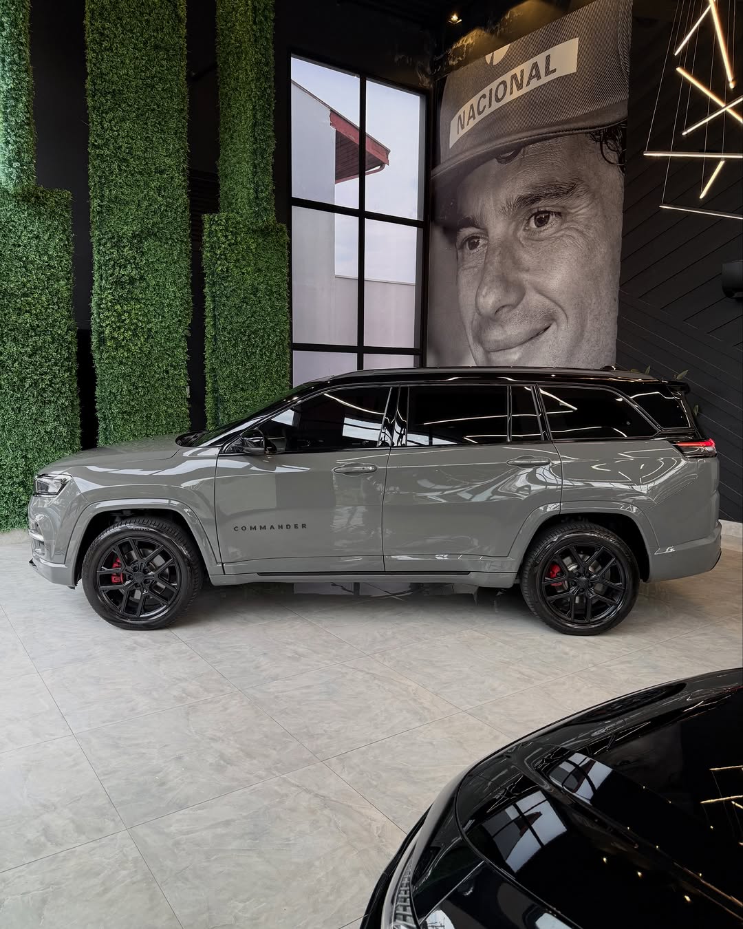 JEEP COMMANDER BLACKHAWK AT9 - Imagem 6