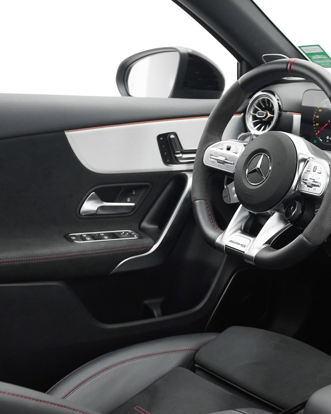MERCEDES-BENZ A 45 S - Imagem 4