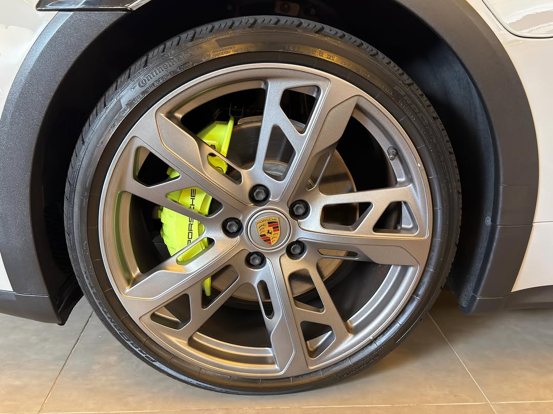 PORSCHE TAYCAN 4 CROSS TURISMO - Imagem 16