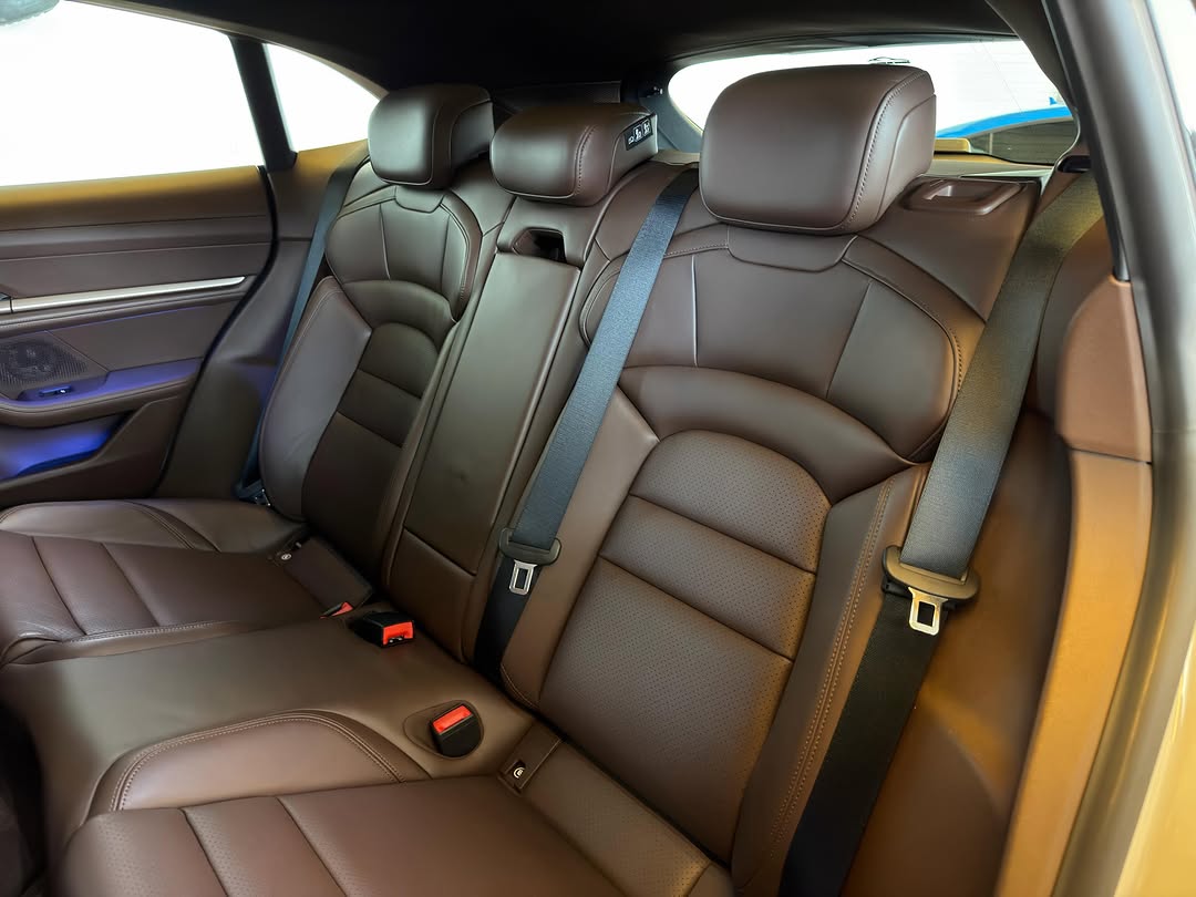 PORSCHE TAYCAN 4 CROSS TURISMO - Imagem 8