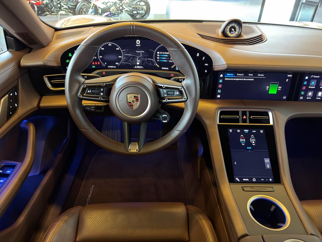 PORSCHE TAYCAN 4 CROSS TURISMO - Imagem 10