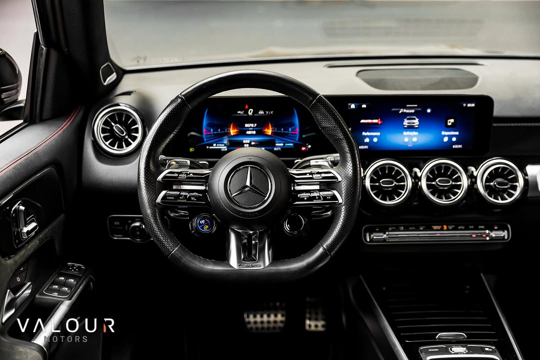 MERCEDES-BENZ GLB35 AMG - Imagem 11