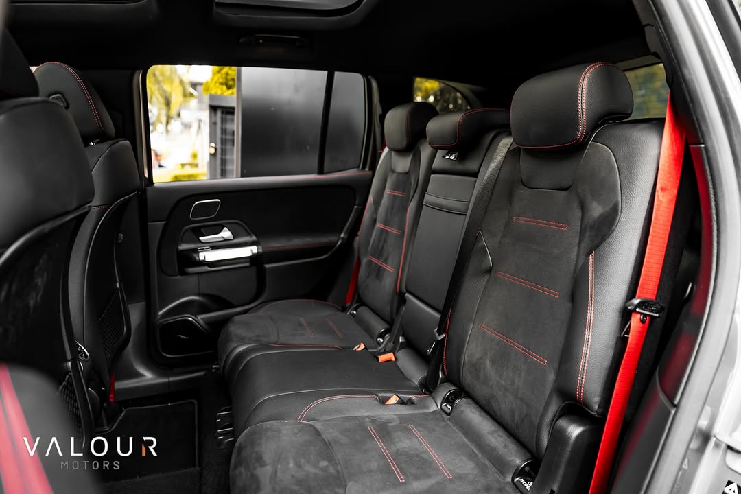 MERCEDES-BENZ GLB35 AMG - Imagem 20