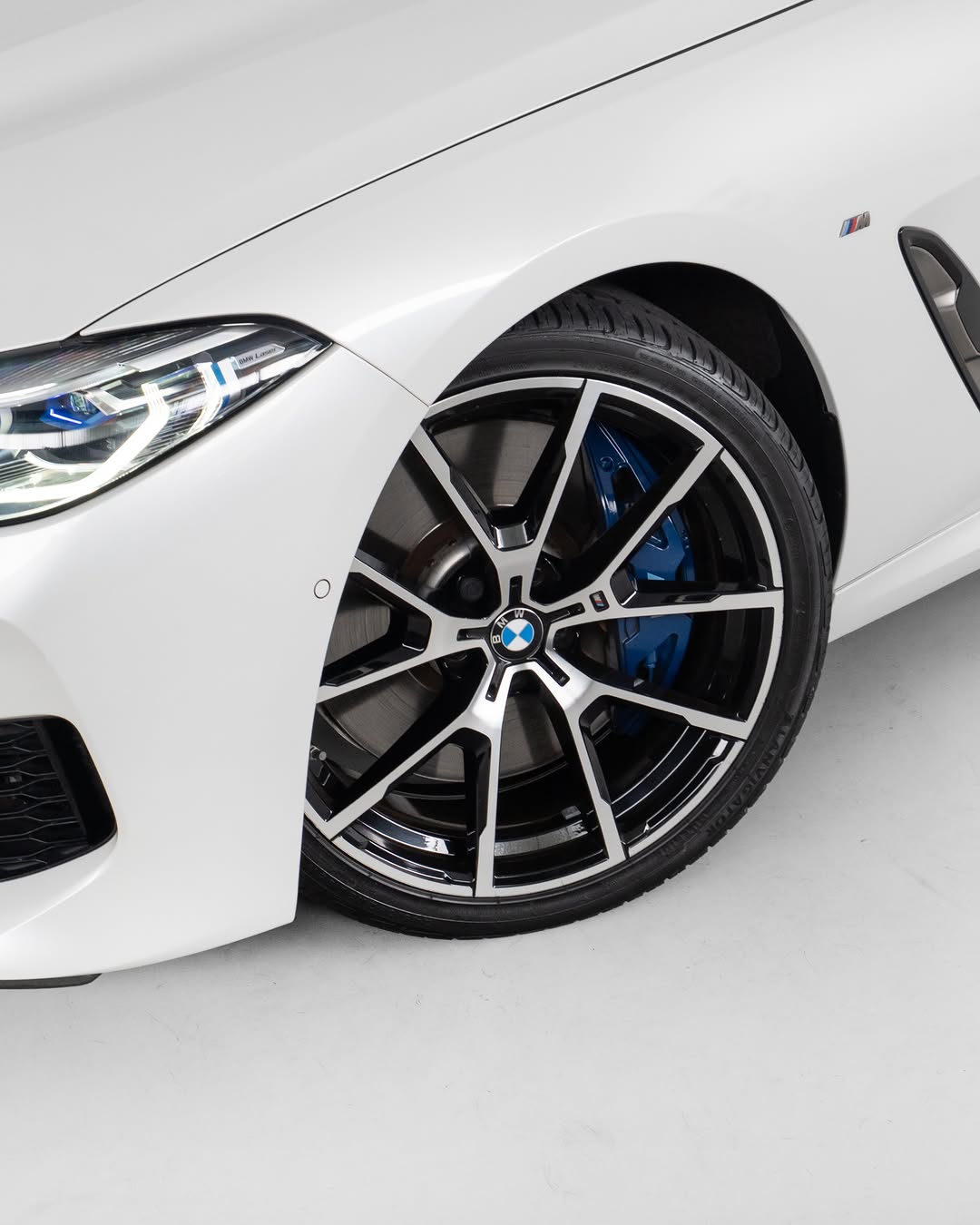 BMW M850I - Imagem 8