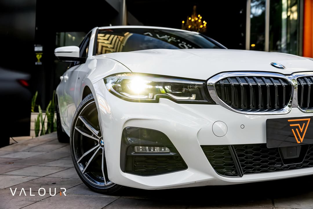 BMW 320I M SPORT - Imagem 2
