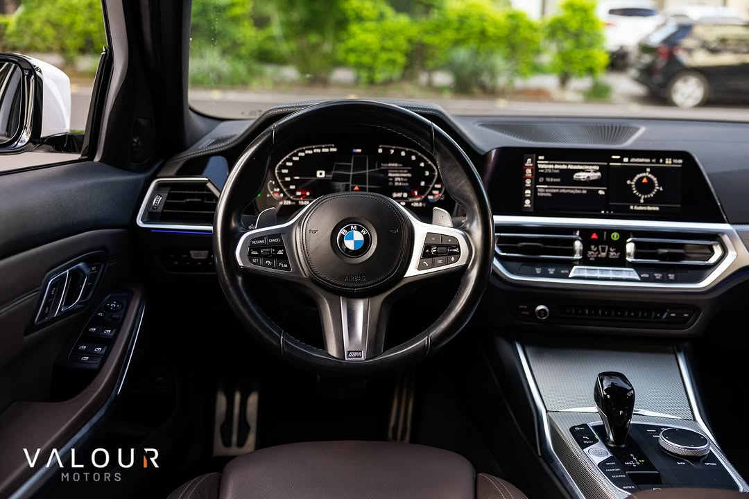 BMW 320I M SPORT - Imagem 11