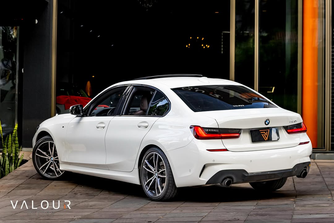 BMW 320I M SPORT - Imagem 9