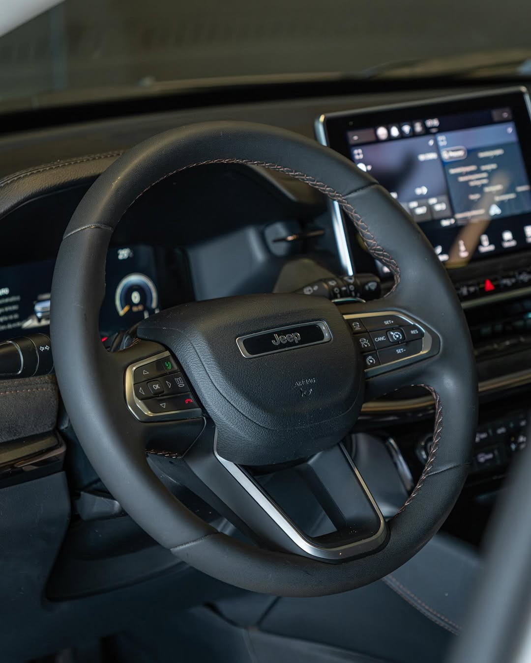 JEEP COMMANDER LIMITED 2.0 TD380 DIESEL - Imagem 5