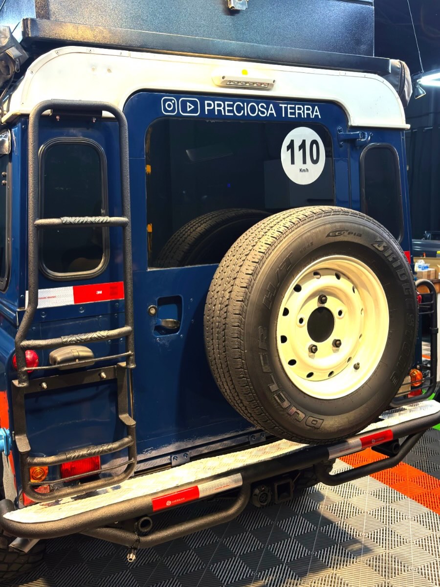 LAND ROVER DEFENDER 110 SW5L 300 TDI - Imagem 2