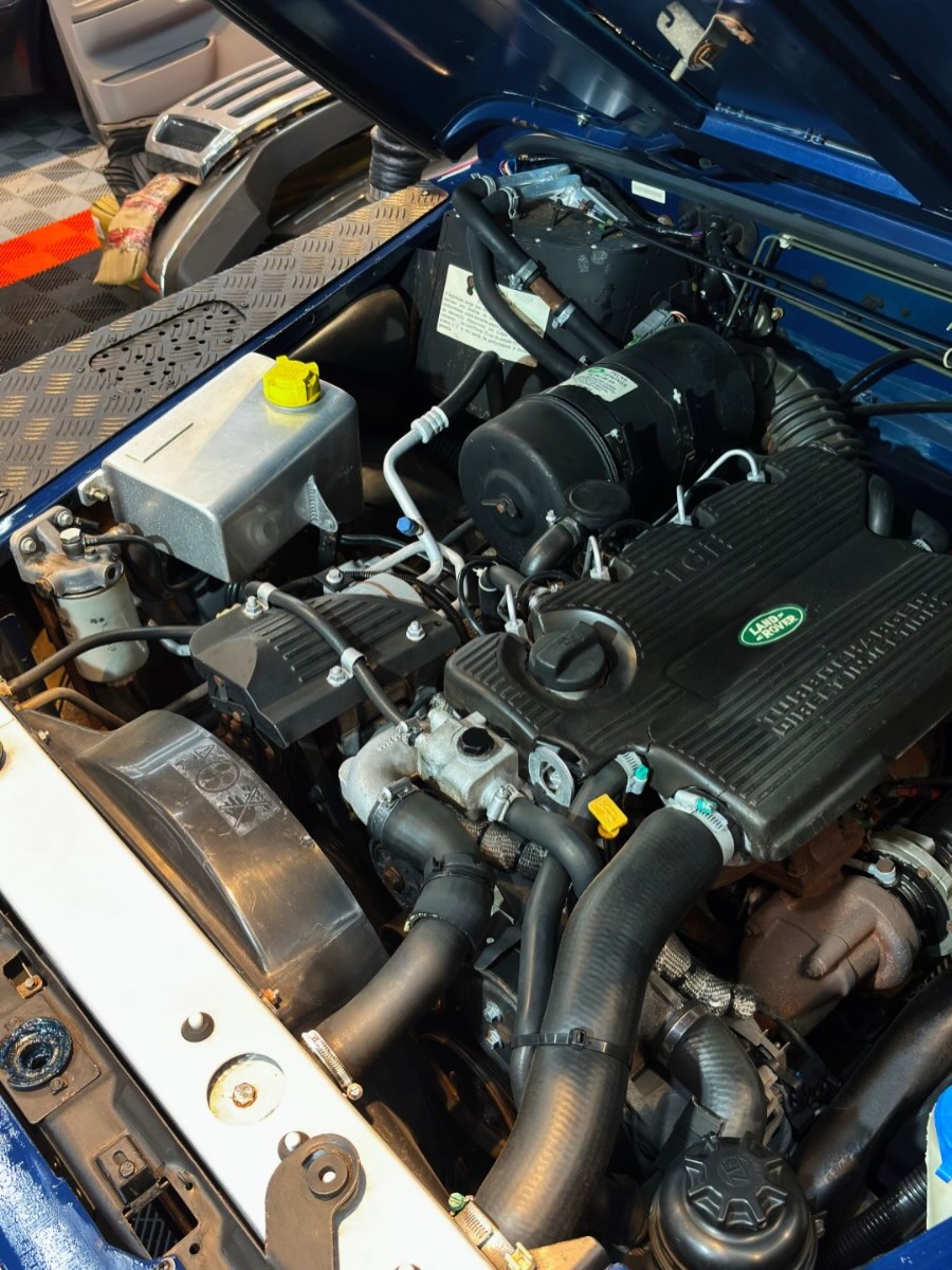 LAND ROVER DEFENDER 110 SW5L 300 TDI - Imagem 8