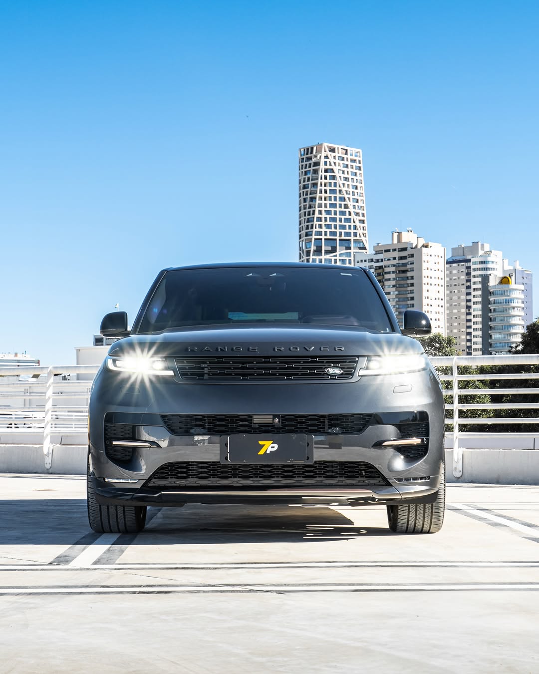 RANGE ROVER SPORT AUTOBIOGRAPHY P550E - Imagem 10