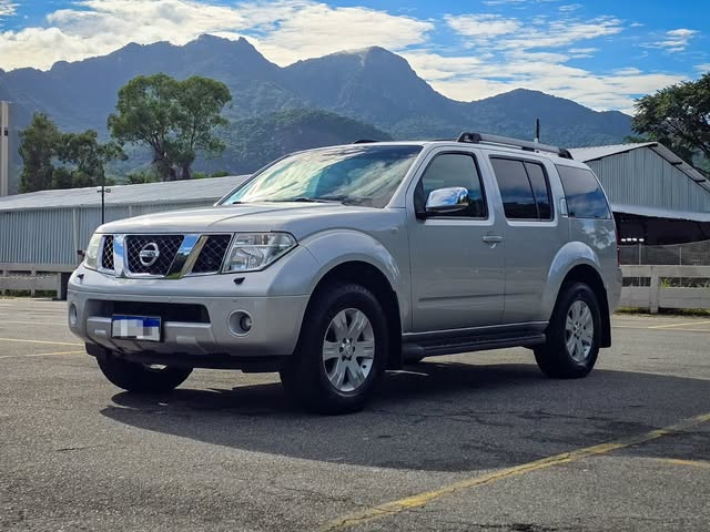 NISSAN PATHFINDER LE V6 - Imagem 2