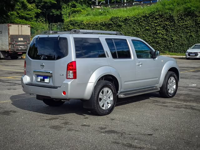NISSAN PATHFINDER LE V6 - Imagem 3