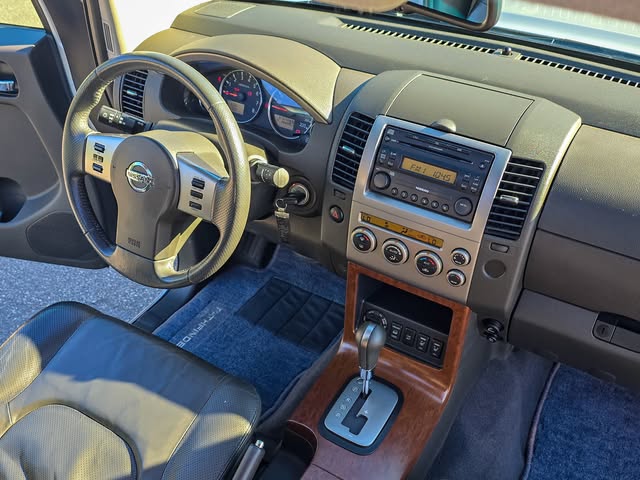 NISSAN PATHFINDER LE V6 - Imagem 6