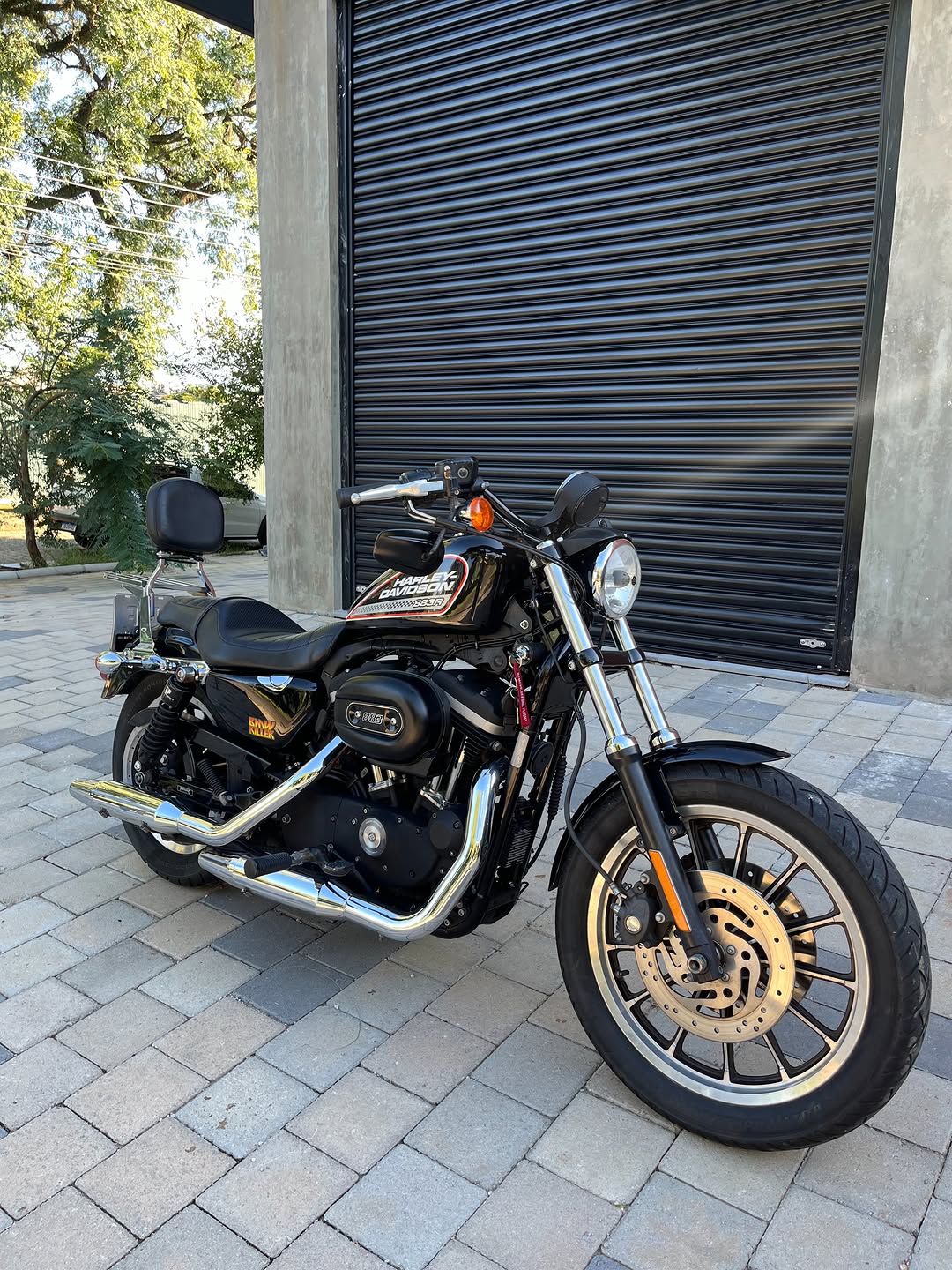 HARLEY-DAVIDSON 883R - Imagem 1