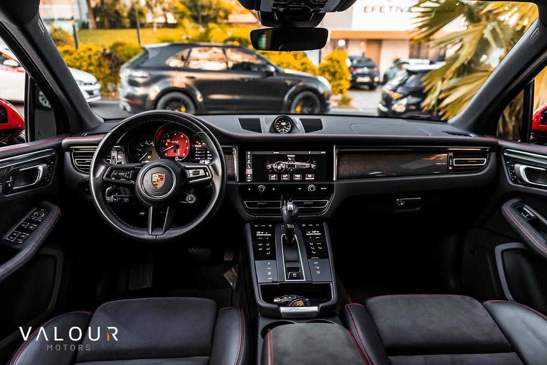 PORSCHE MACAN GTS - Imagem 17