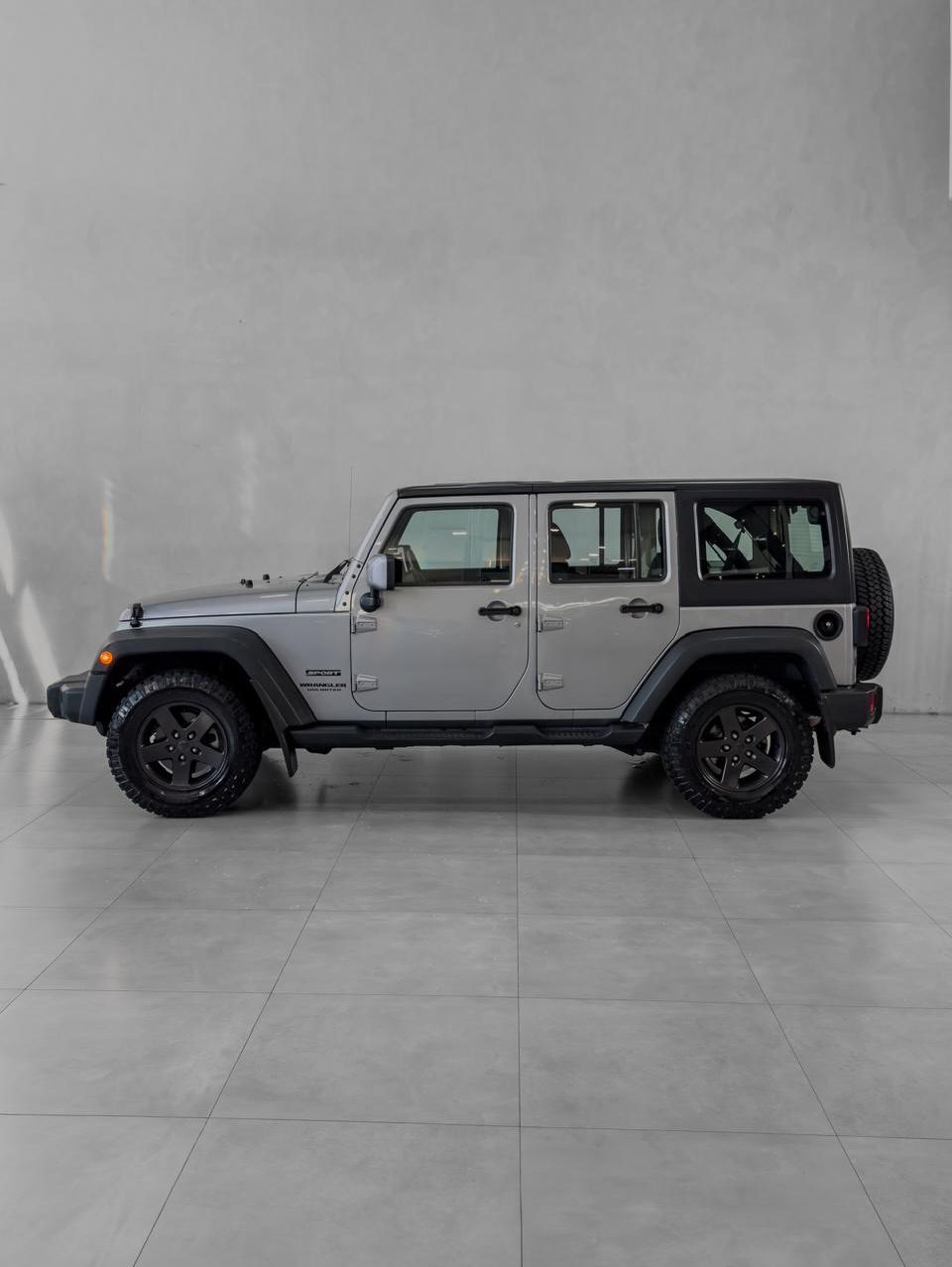 JEEP WRANGLER UNLIMITED 3.6L - Imagem 3