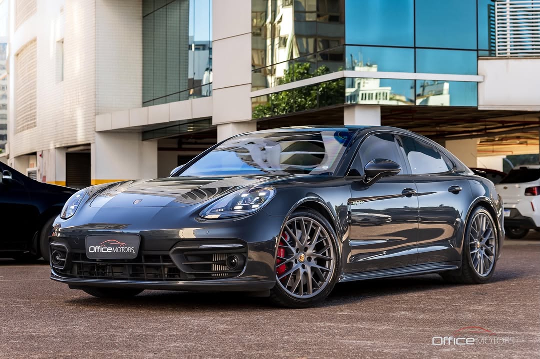 PORSCHE PANAMERA 4S E-HYBRID - Imagem 1