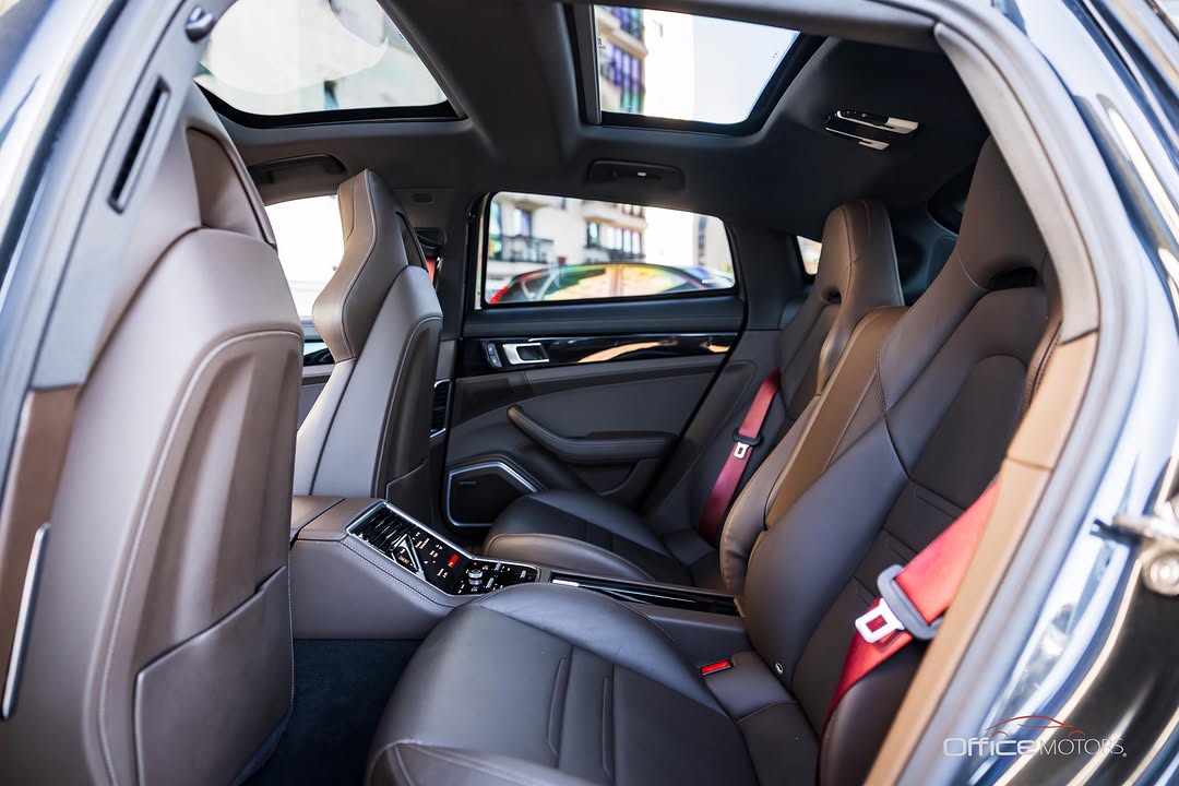PORSCHE PANAMERA 4S E-HYBRID - Imagem 11