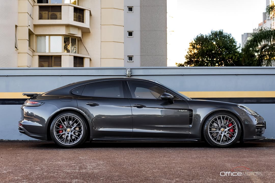 PORSCHE PANAMERA 4S E-HYBRID - Imagem 6