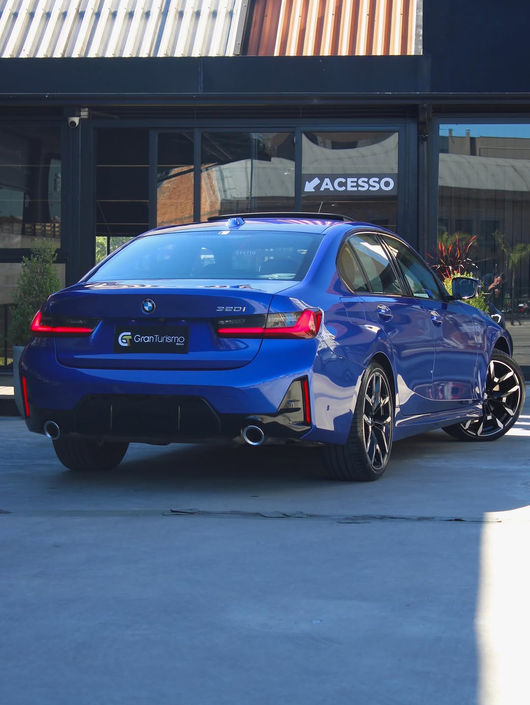 BMW 320I M SPORT - Imagem 3
